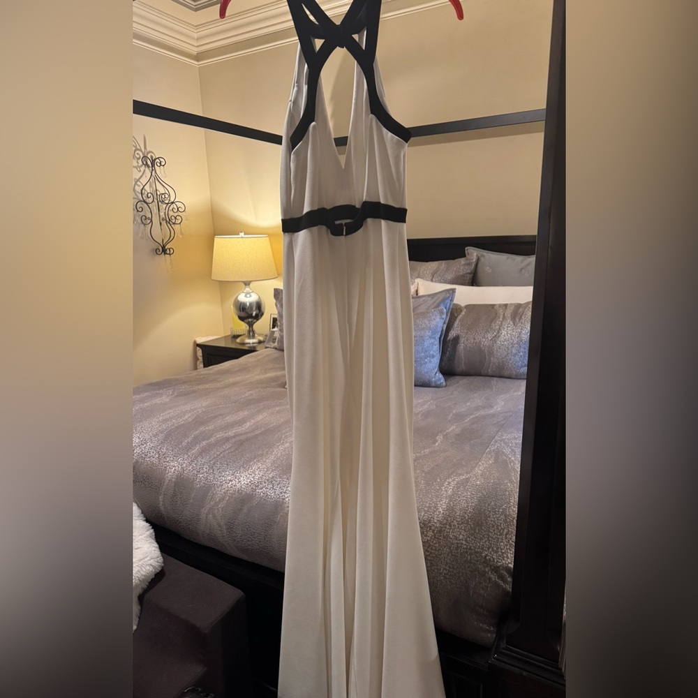 Faviana Glamour White & Black Gown – Style #S10237 – Size 10 – Worn Once - Picture 4 of 5